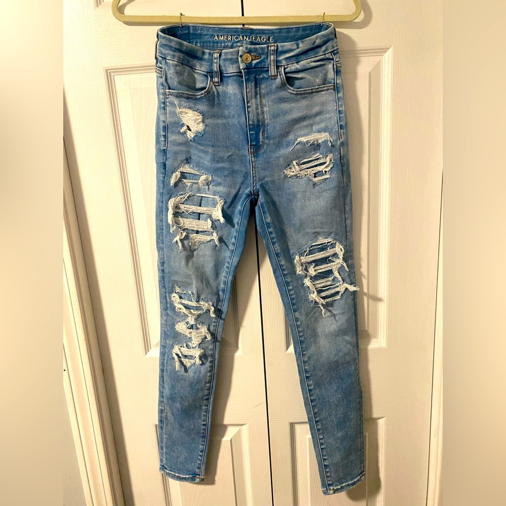 Worn once American Eagle distressed size 6 regular high rise jegging
